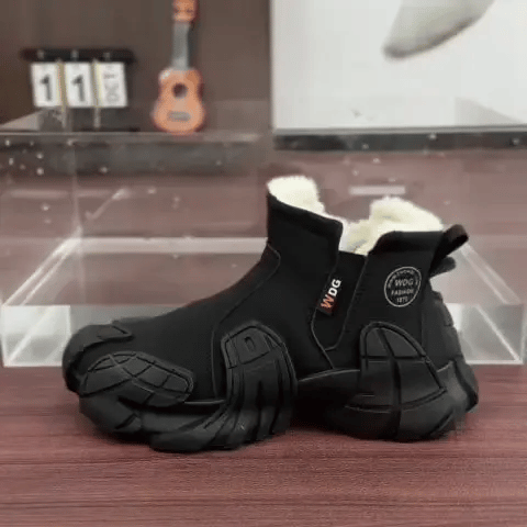 Keeps feet dry